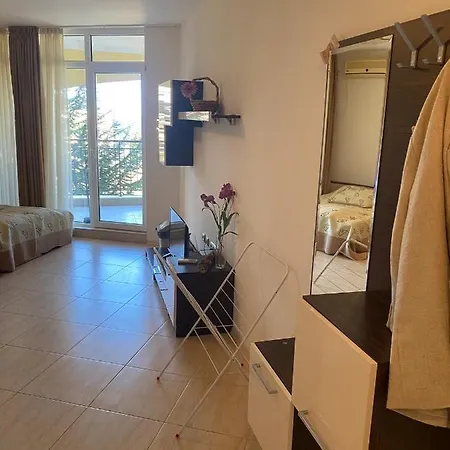 Midia Family Resort, *